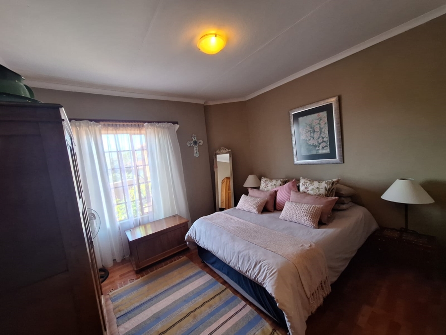 6 Bedroom Property for Sale in Olifantsnek North West